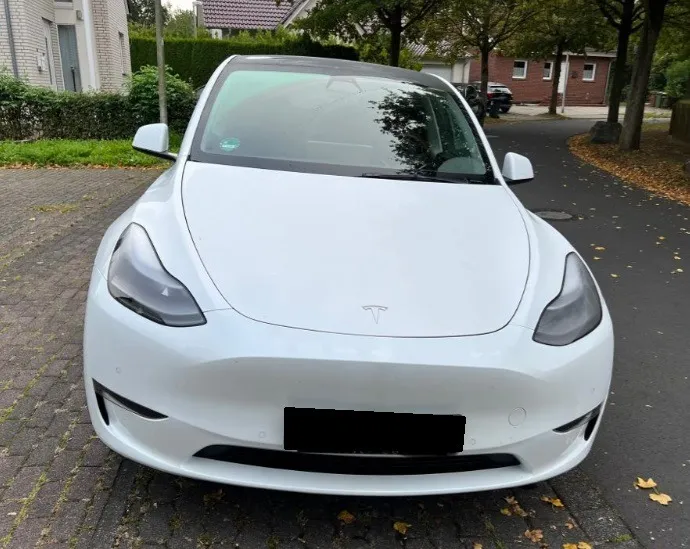 Tesla Model Y Maximum Range Image 2
